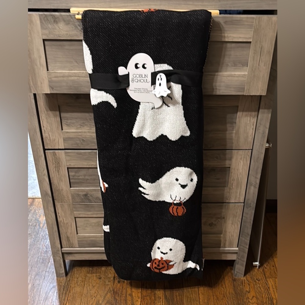 GOBLIN & GHOUL BLACK GHOST PUMPKIN JACK O LANTERN OVERSIZED HALLOWEEN THROW NWT